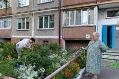 Цветочный рай создают в своём дворе жители Петропавловска