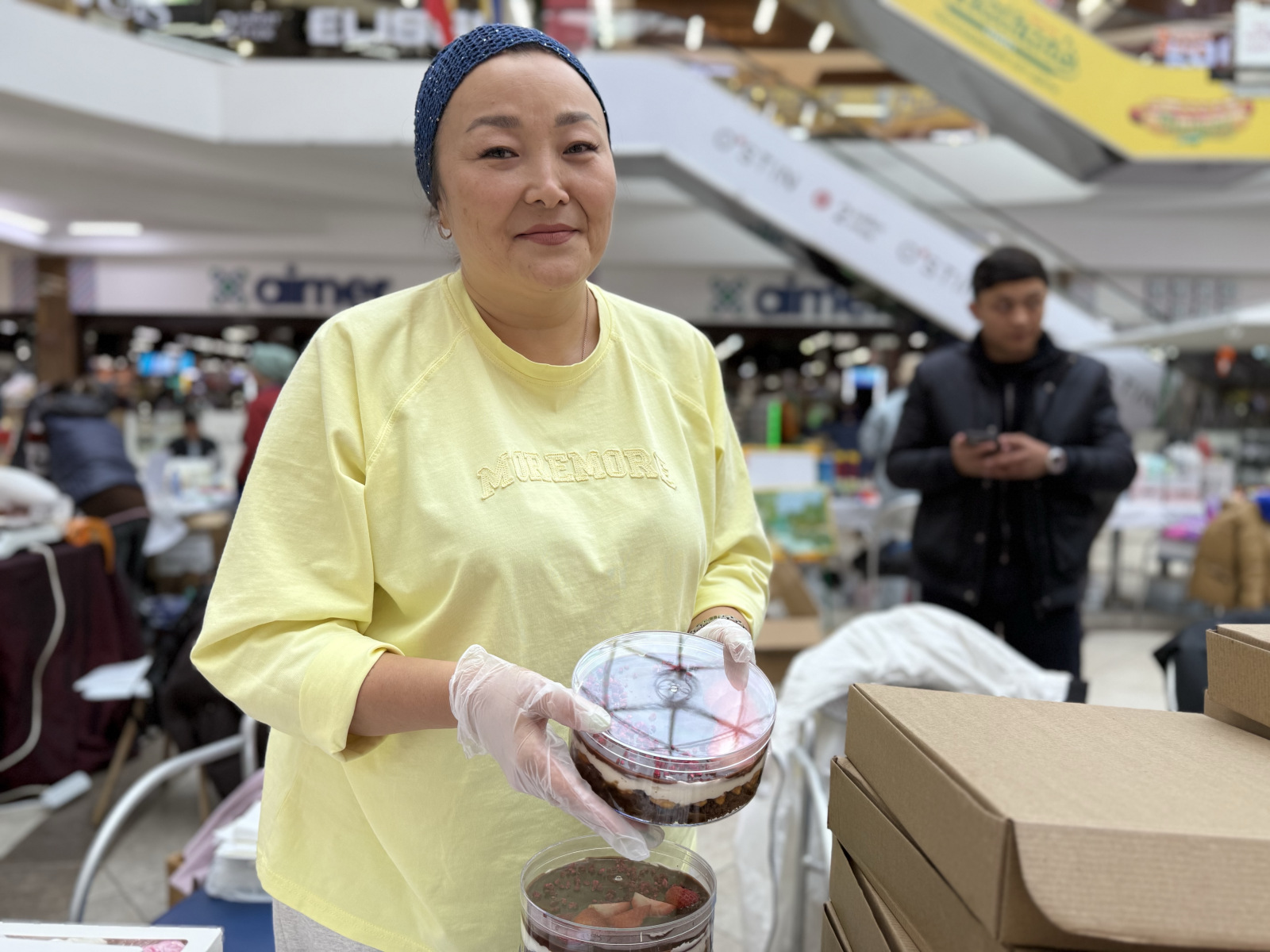 Продукцией из чеснока и популярными трайфлами удивили североказахстанские производители на ярмарке в Петропавловске
