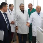 «Больше 30 лет спасает жизни» — коллеги о хирурге из Тайыншинского района