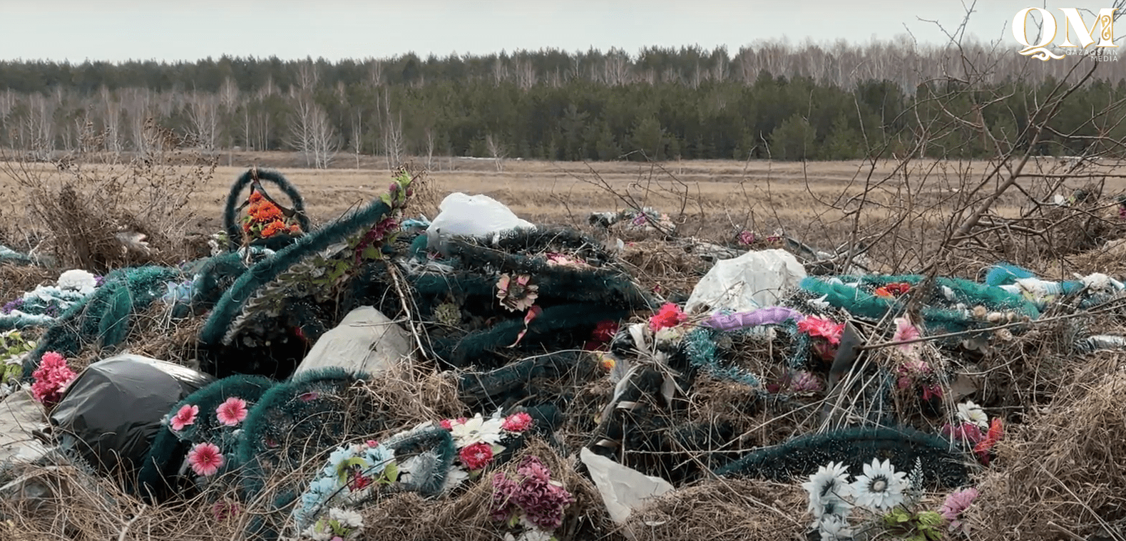 Субботник перед Радоницей: на кладбищах Петропавловска убирают мусор