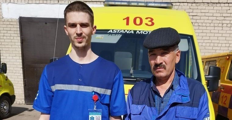 Приняли роды в машине и спасли новорождённого сотрудники скорой в Петропавловске