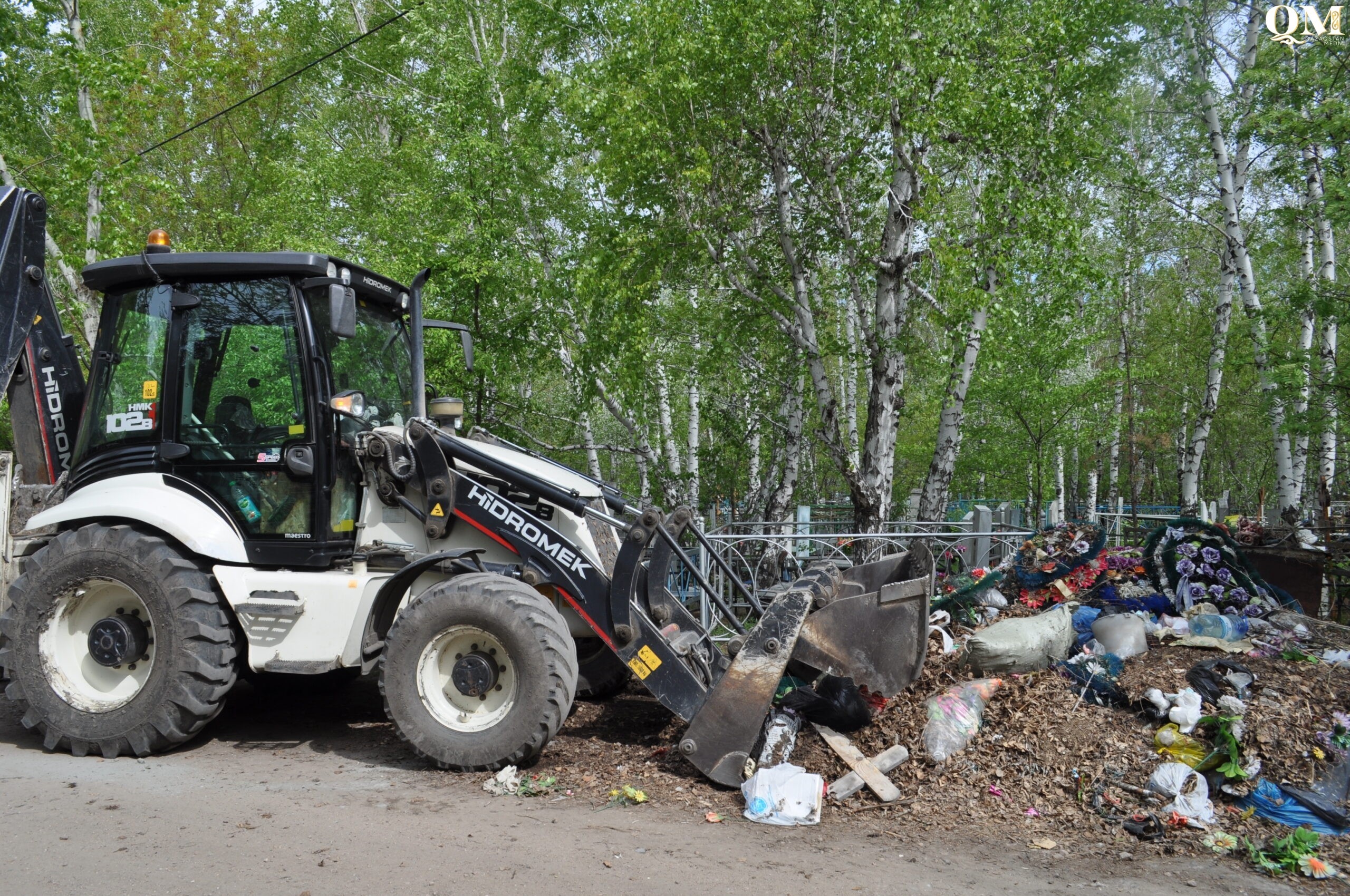 Кладбища Петропавловска будут обслуживать мусоровывозящие компании