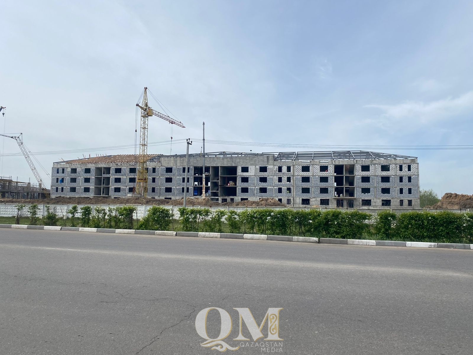 Проблемные стройки посетил аким СКО Айдарбек Сапаров