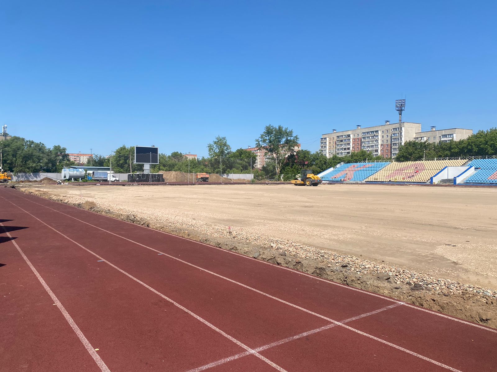 систему подогрева поля делают на стадионе