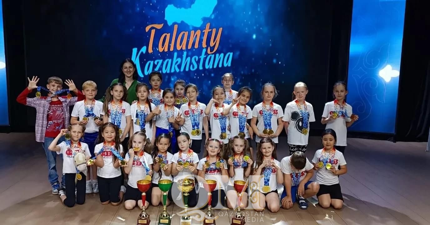 Кубок «Лучший танцевальный коллектив» получил ансамбль «Gala Dance Studio»