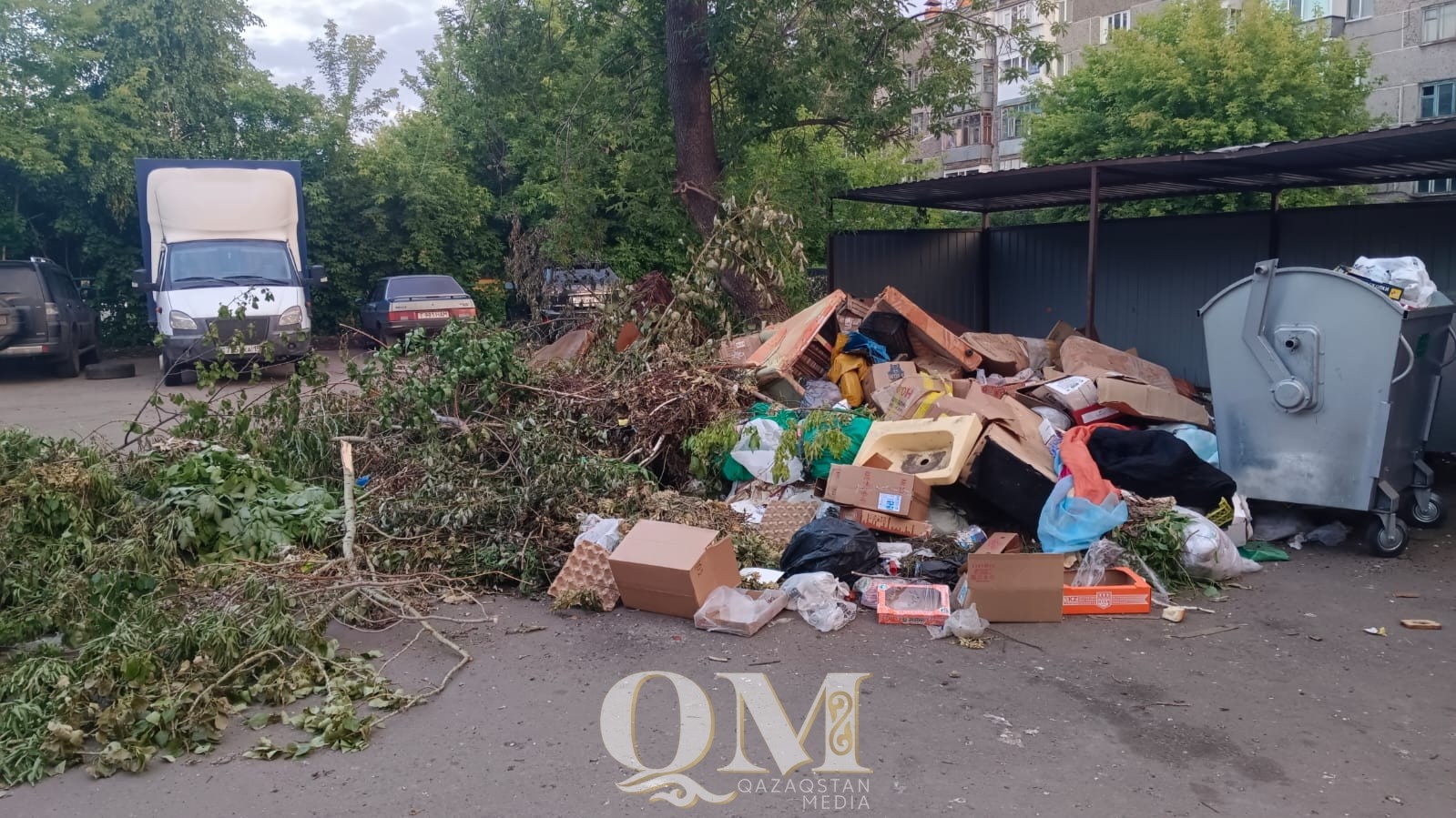 100 килограмм мусора в год от одного казахстанца. Как решить проблему с отходами?