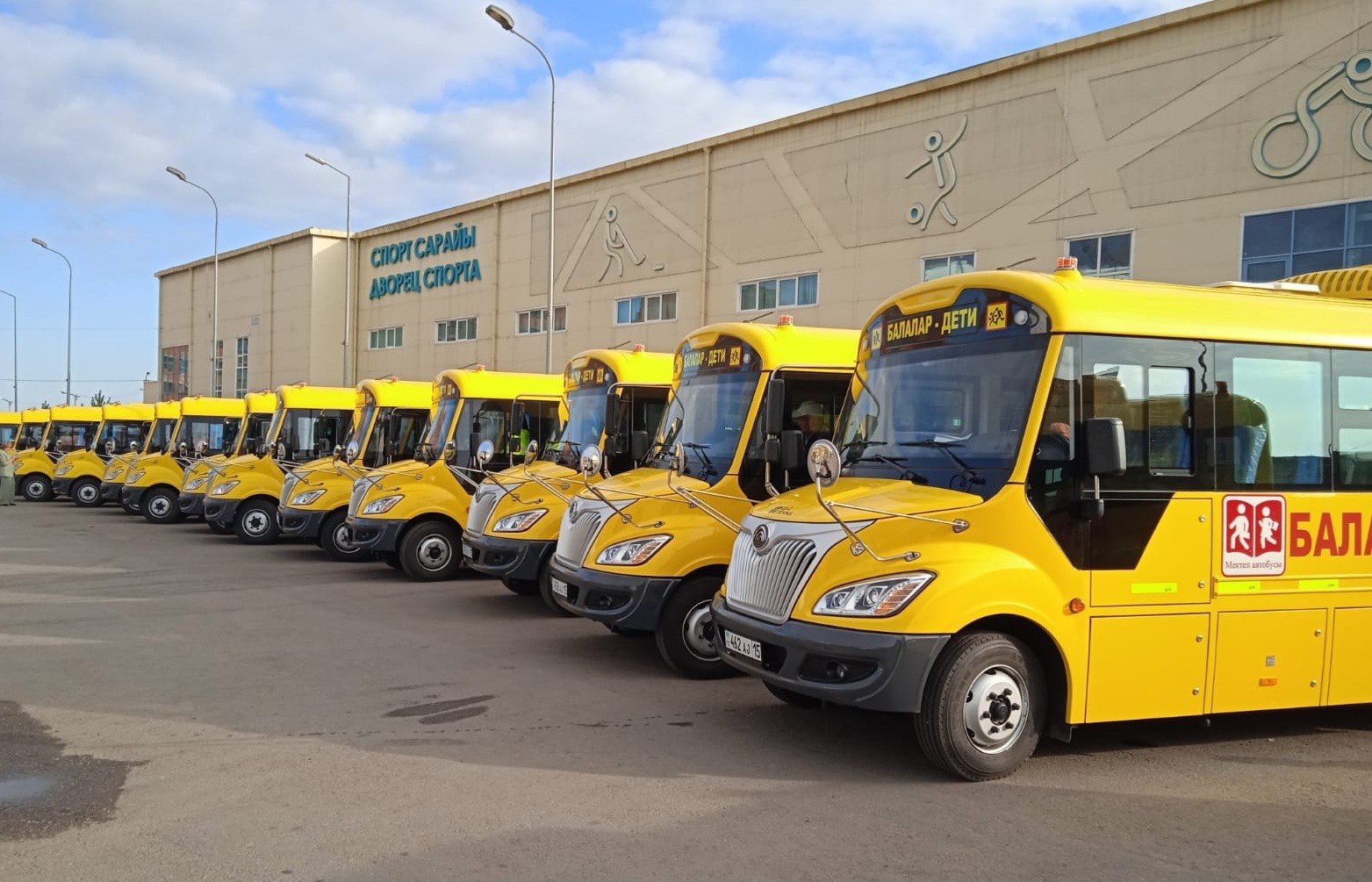 СҚО-да 29 мектепке жаңа автобус берілді
