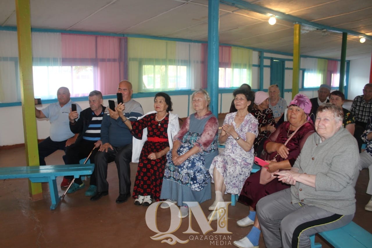 Ветераны района Шал акына отдыхают в лагере «Аю тас»