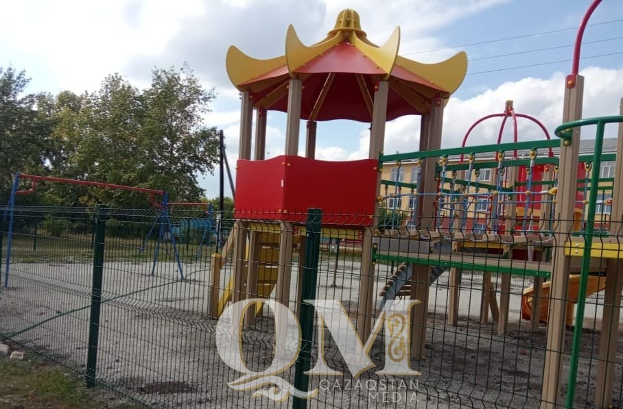 Детскую площадку за 20 млн делает в селе предприниматель из Есильского района СКО