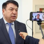 Мектепке хиджаб киюге бола ма – министр соңғы нүктесін қойды