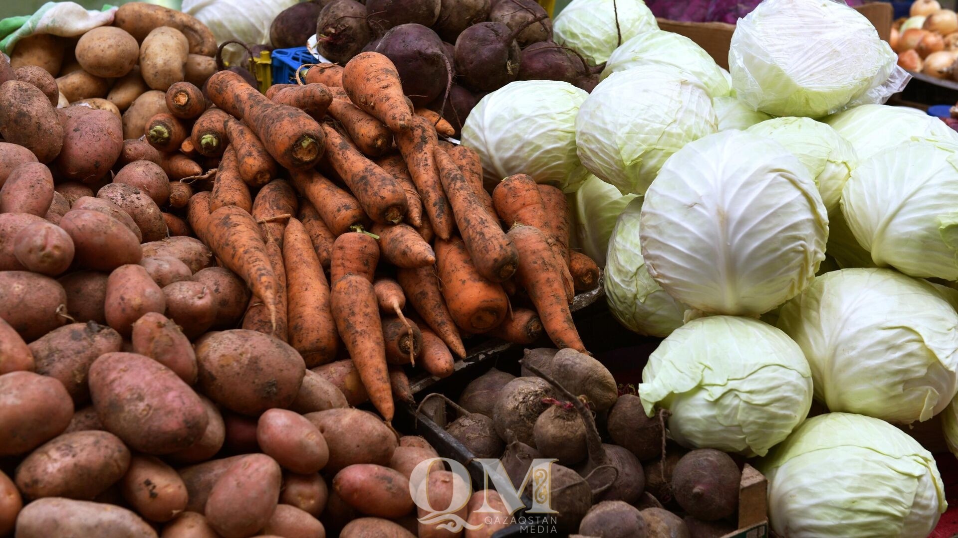 Продукты почти на 6 млн тенге за пару часов раскупили на ярмарке в Петропавловске