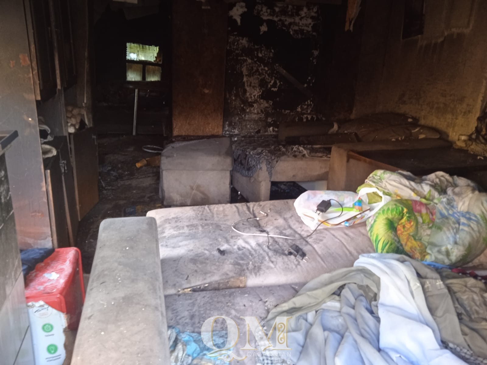 Жуткие подробности гибели 20-летней женщины и двух детей рассказали очевидцы и пожарные