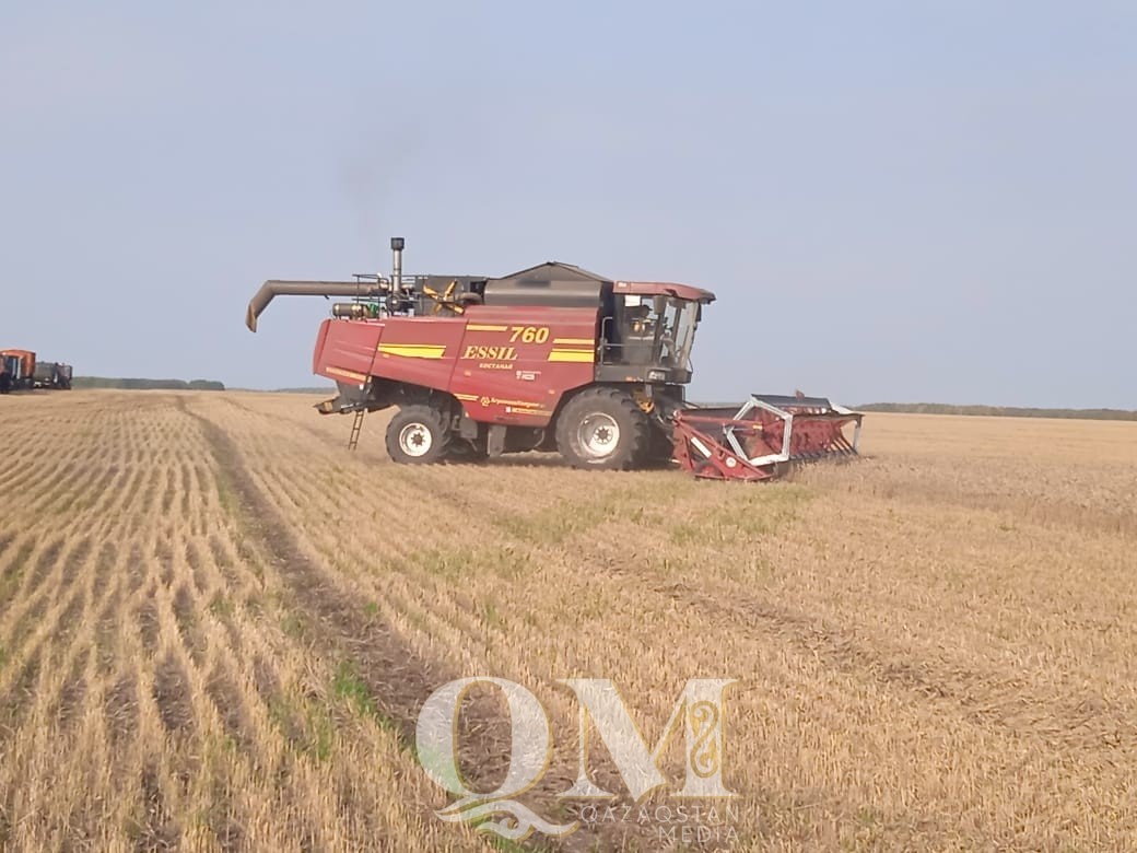 «Фермеры без внимания не останутся»: глава Минсельхоза встретился с аграриями в СКО