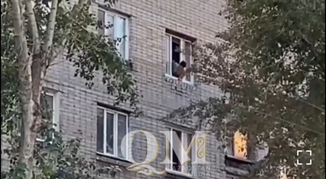 дочку хотел выбросить