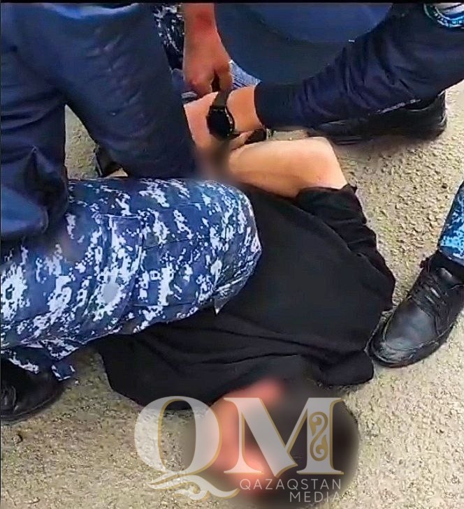 Петропавлда мас ер адам полицейлерге бағынбаған