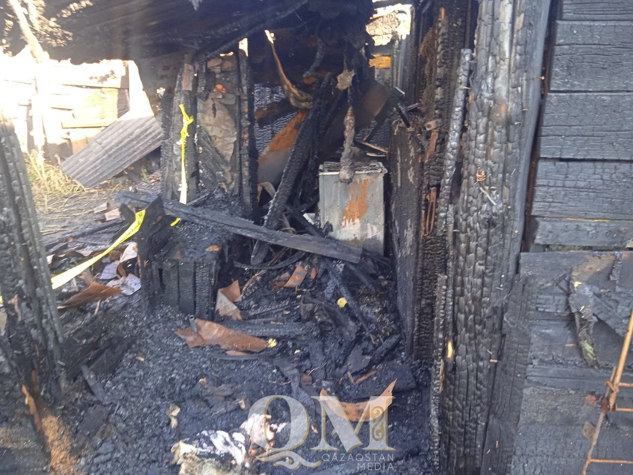 Әйел мен екі бала өртенген үйден шыға алмай қалған: Оқиғаның мән-жайы анықталды
