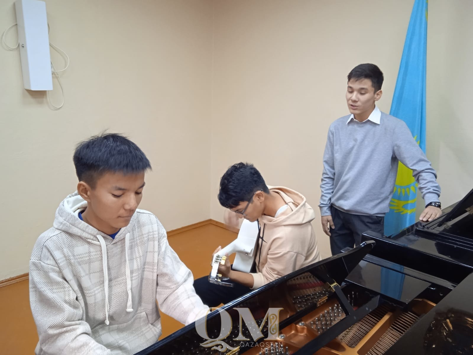 Петропавловские студенты написали песню о любви и сняли на неё клип