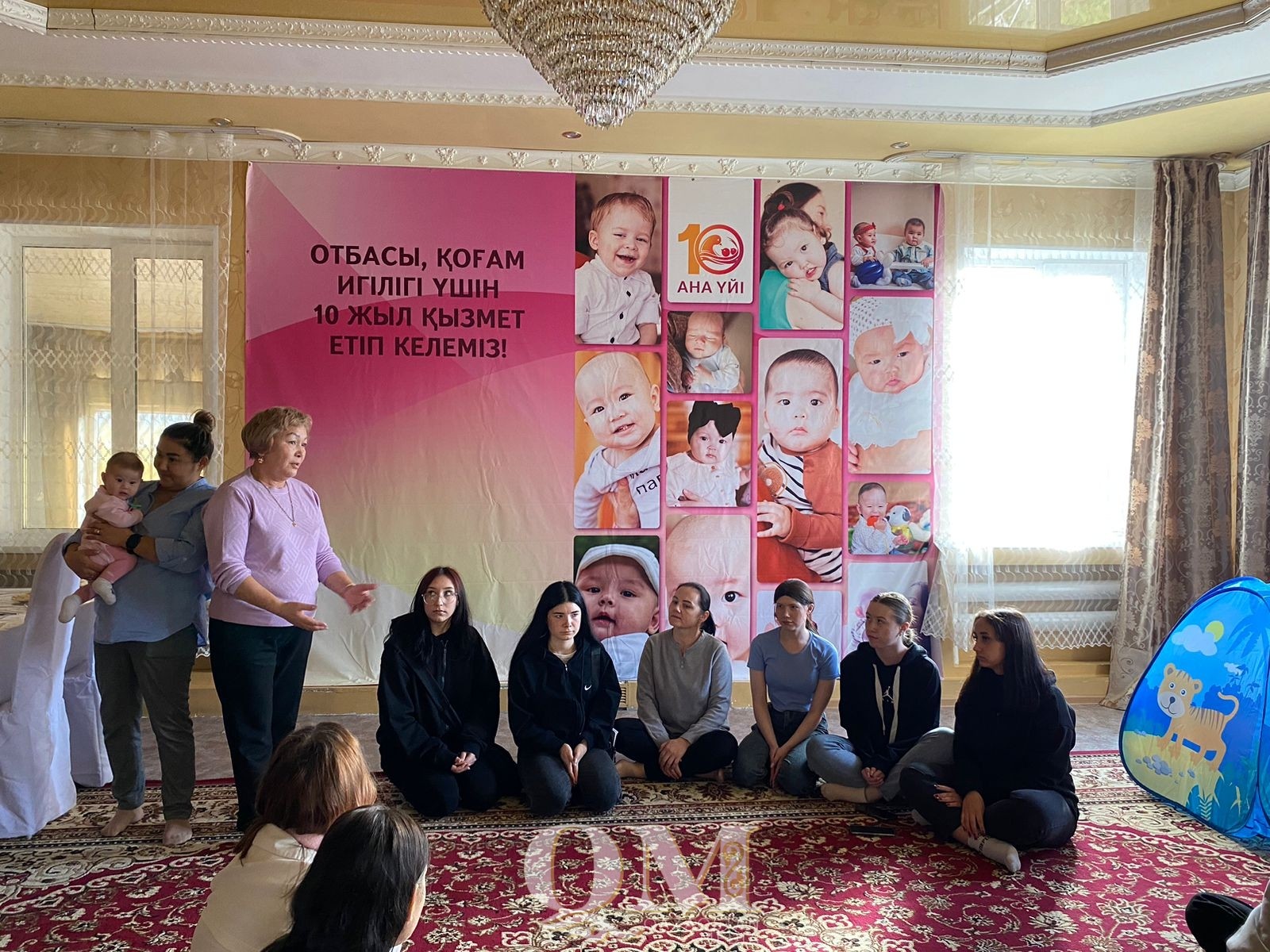 Экскурсию для студенток в «Дом мамы» провели в Петропавловске