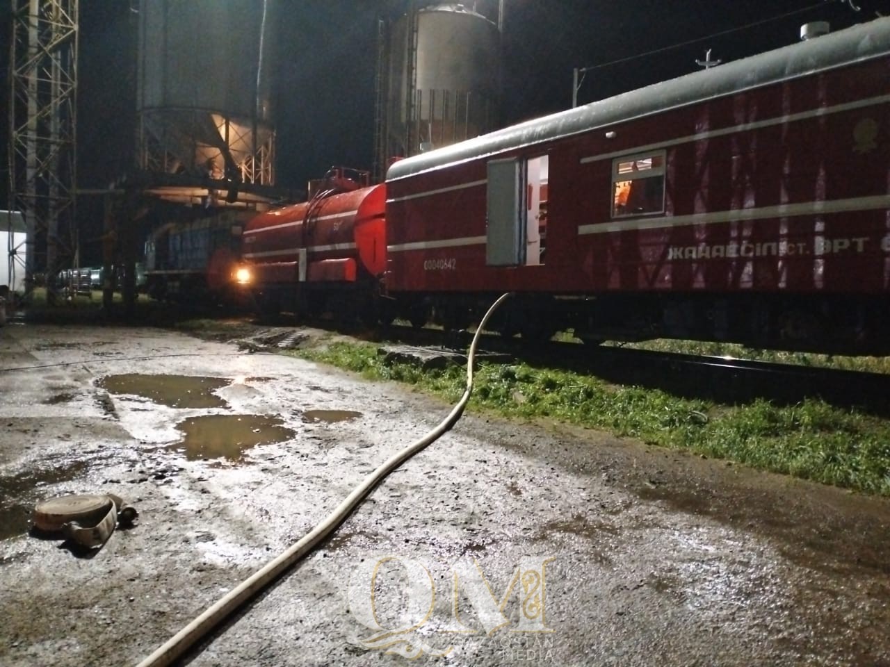 Пожарный поезд пришлось привлекать на тушение крупного пожара на элеваторе в СКО