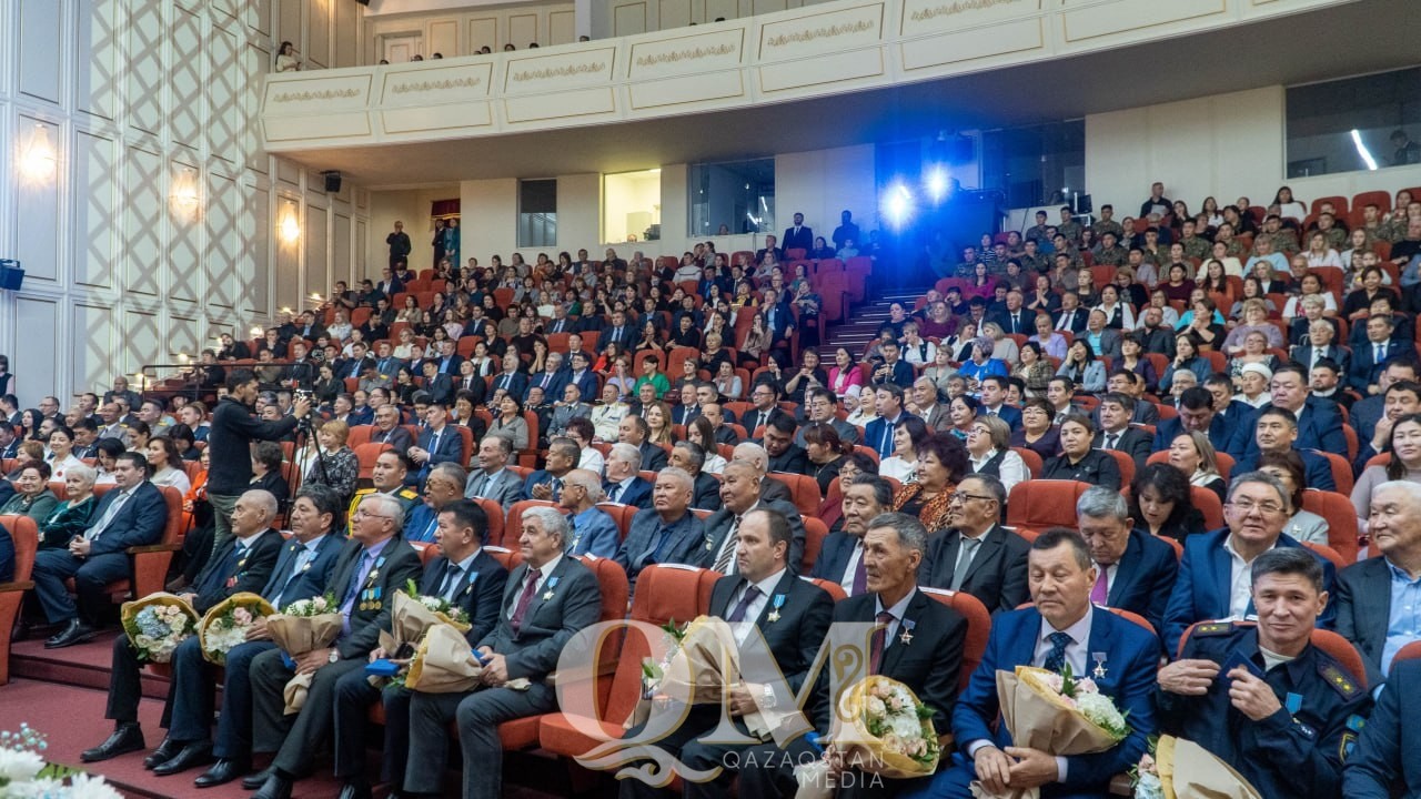 Ордена и медали вручили североказахстанцам в канун Дня Республики