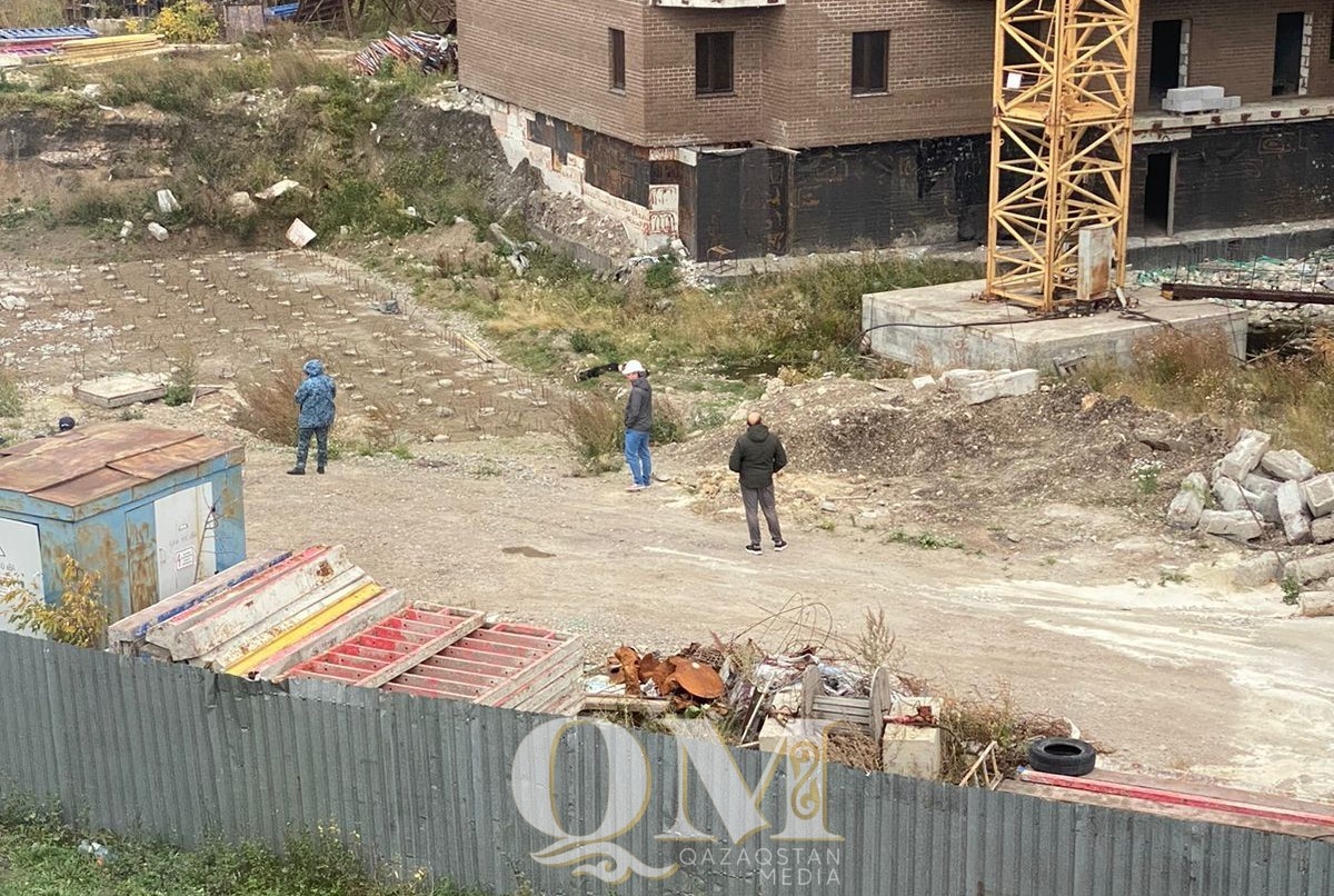 Труп молодого человека обнаружили на территории стройки в Петропавловске