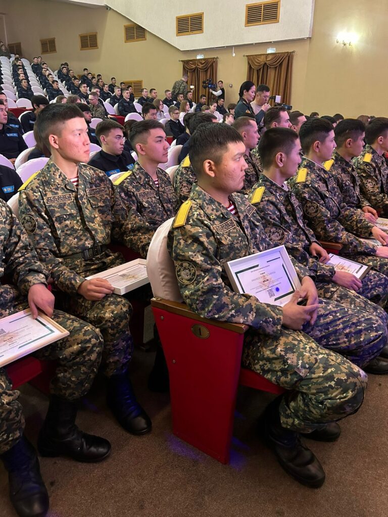 Петропавлдағы 6637 әскери бөлімінің 16 сарбазы білім грантын жеңіп алды 