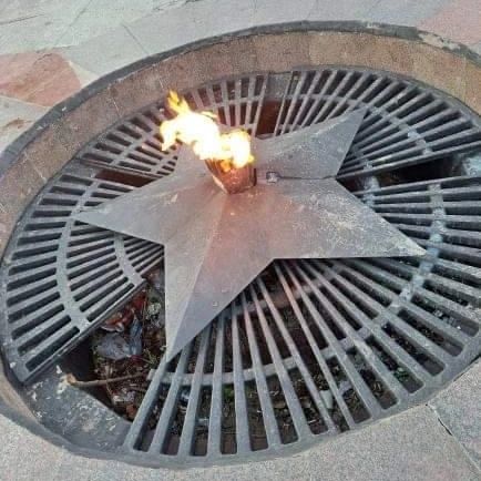 Наплевательским отношением к мемориалу «Вечный огонь» возмущены жители Петропавловска