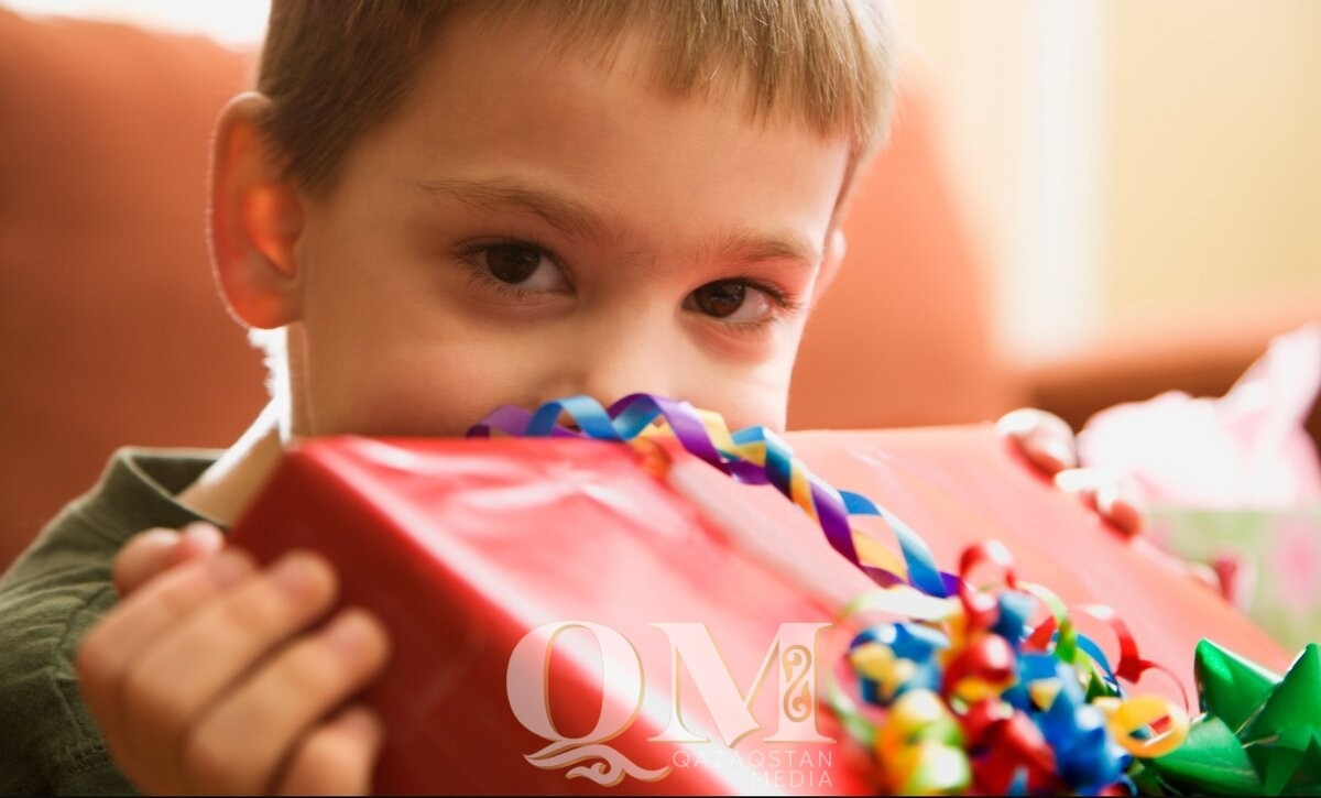 Подарки для детей из социально уязвимых семей собирают волонтеры в Петропавловске