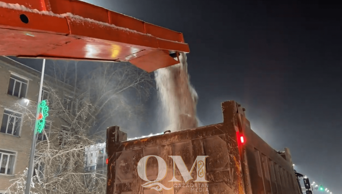 Аким города извинился за ночную уборку снега в Петропавловске