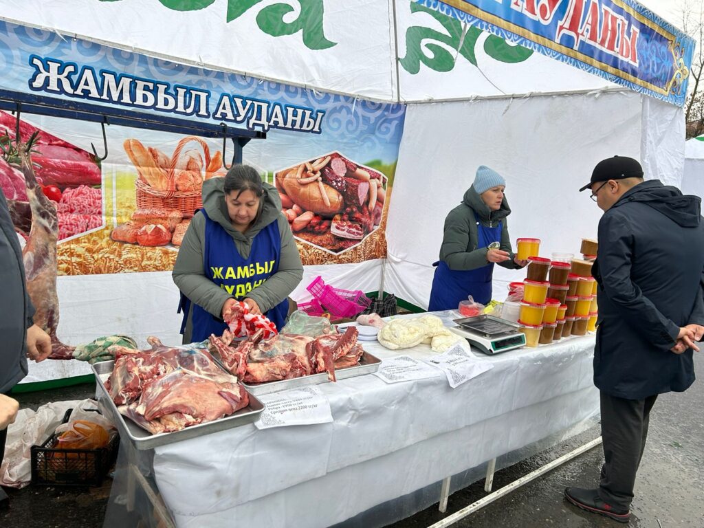 Петропавлда күзгі ауыл шаруашылығы жәрмеңкесі өтіп жатыр