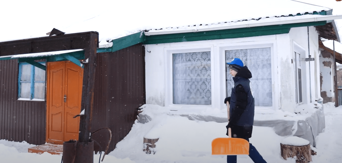 Нуждающимся и пенсионерам помогают волонтеры в Петропавловске