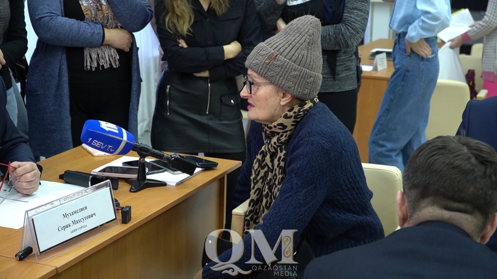 Аким Петропавловска пообещал горожанке купить корм для ее 60 кошек