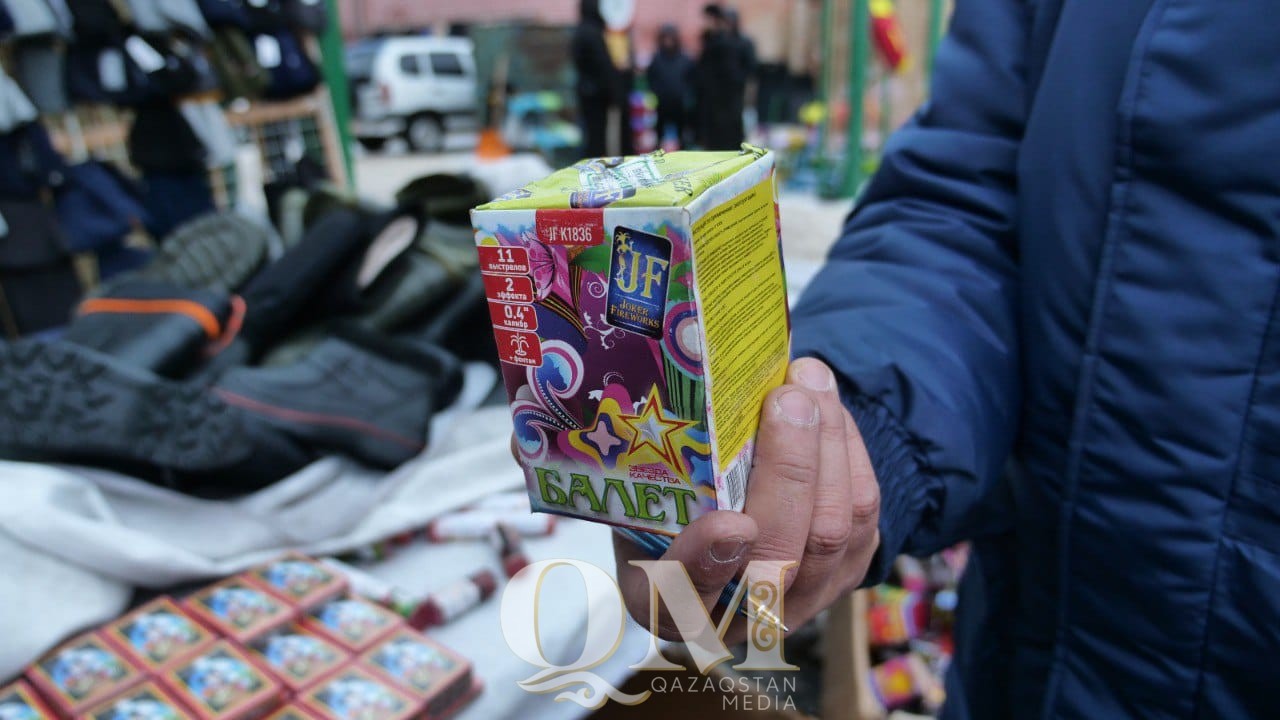 Больше сотни салютов и петард изъяли полицейские СКО