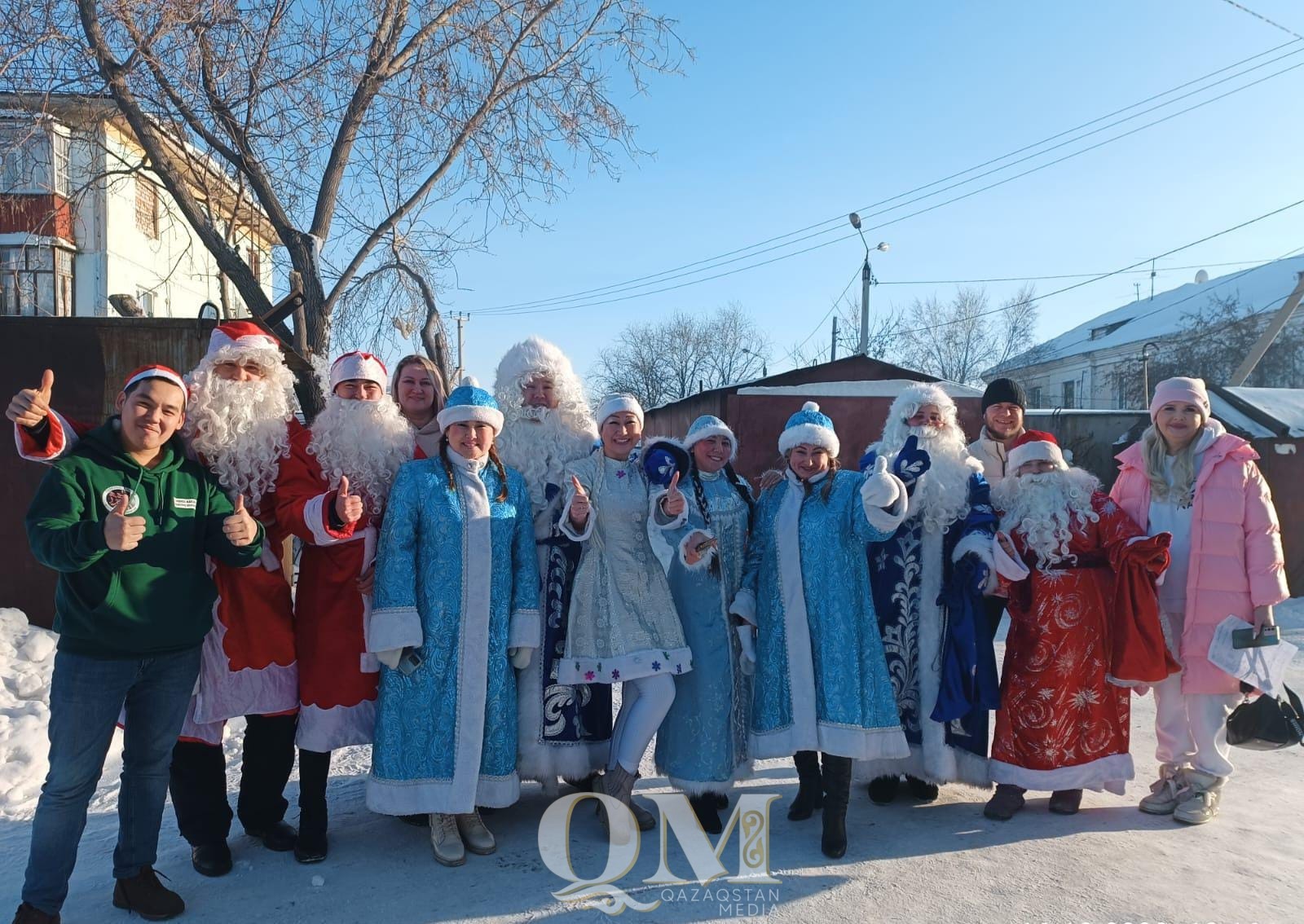 Детей из малообеспеченных и многодетных семей поздравили в Петропавловске