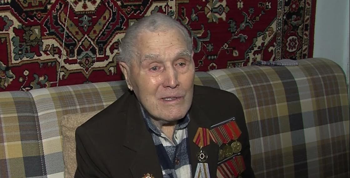 96 лет исполнилось ветерану ВОВ Дмитрию Сергееву в Петропавловске