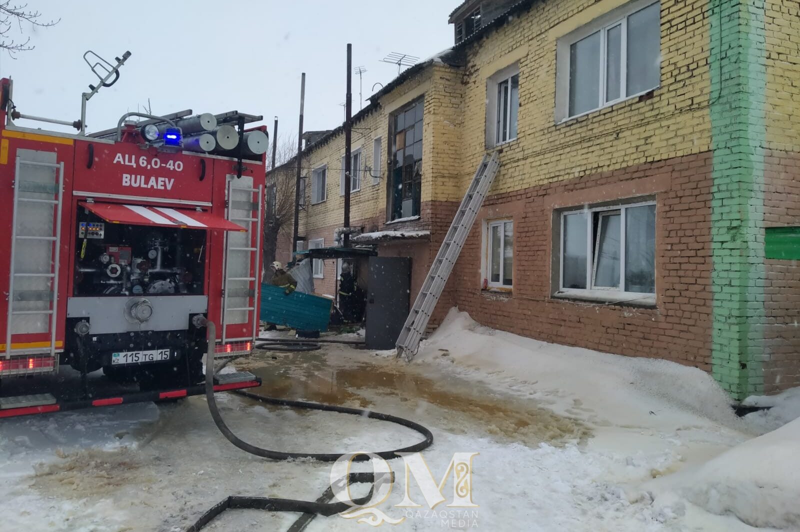 Во время пожара спасли 13 человек в райцентре СКО