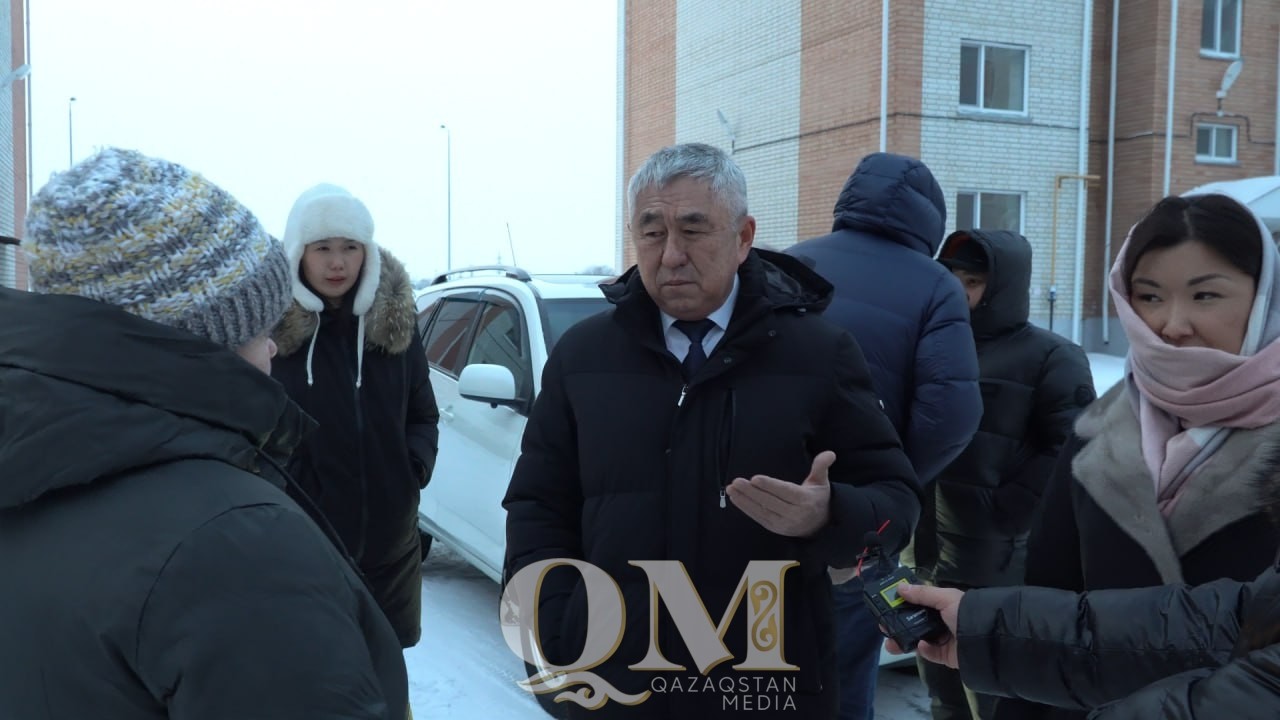 Аким Петропавловска встретился с очередниками на жилье