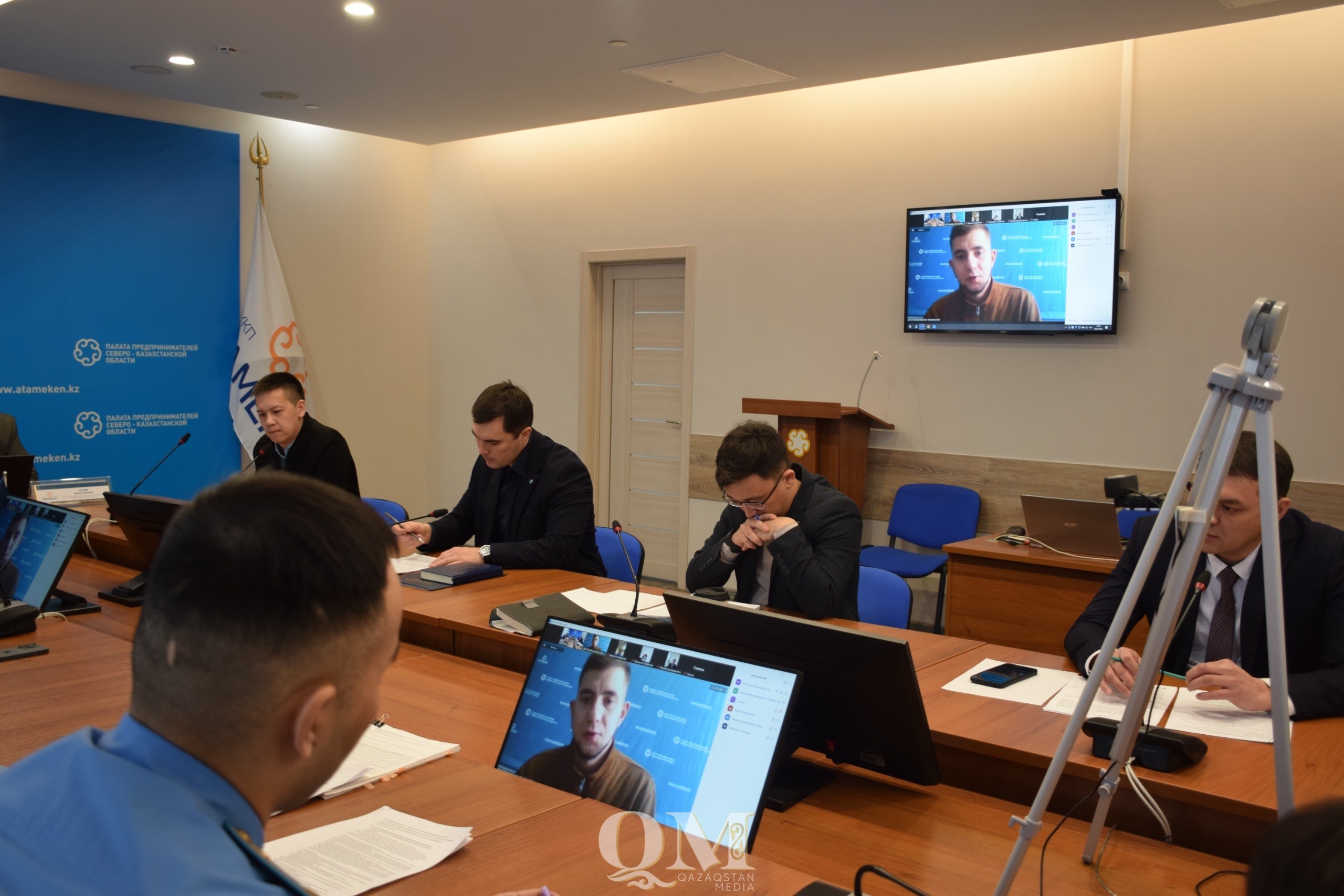 Североказахстанцы не могут сдать экзамен на права из-за снега