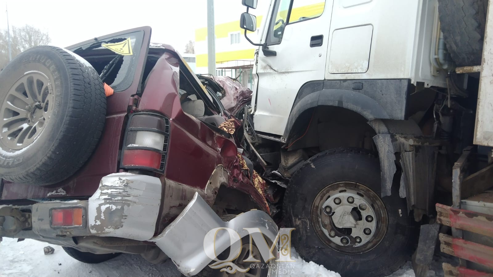 Смертельное ДТП в Петропавловске: грузовик со снегом врезался во внедорожник