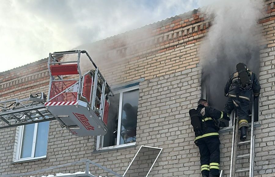 Два человека пострадали при пожаре в Петропавловске