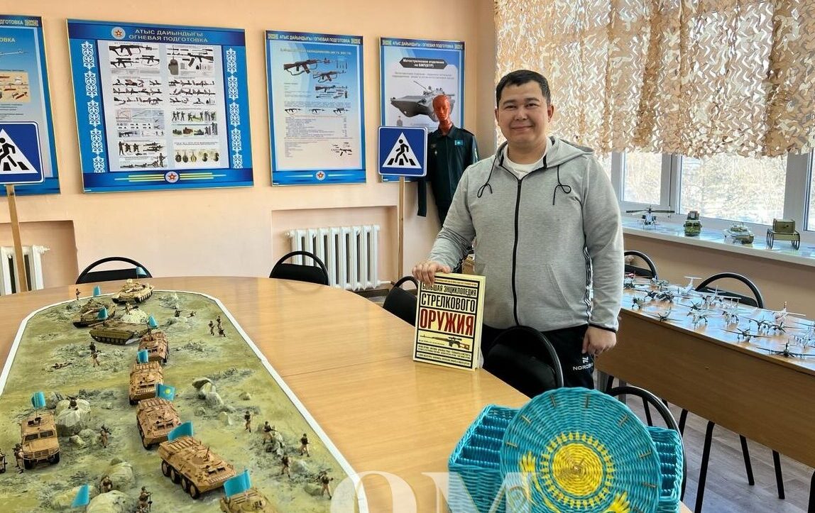 Мини-музей военного моделирования создал учитель НВП в Петропавловске