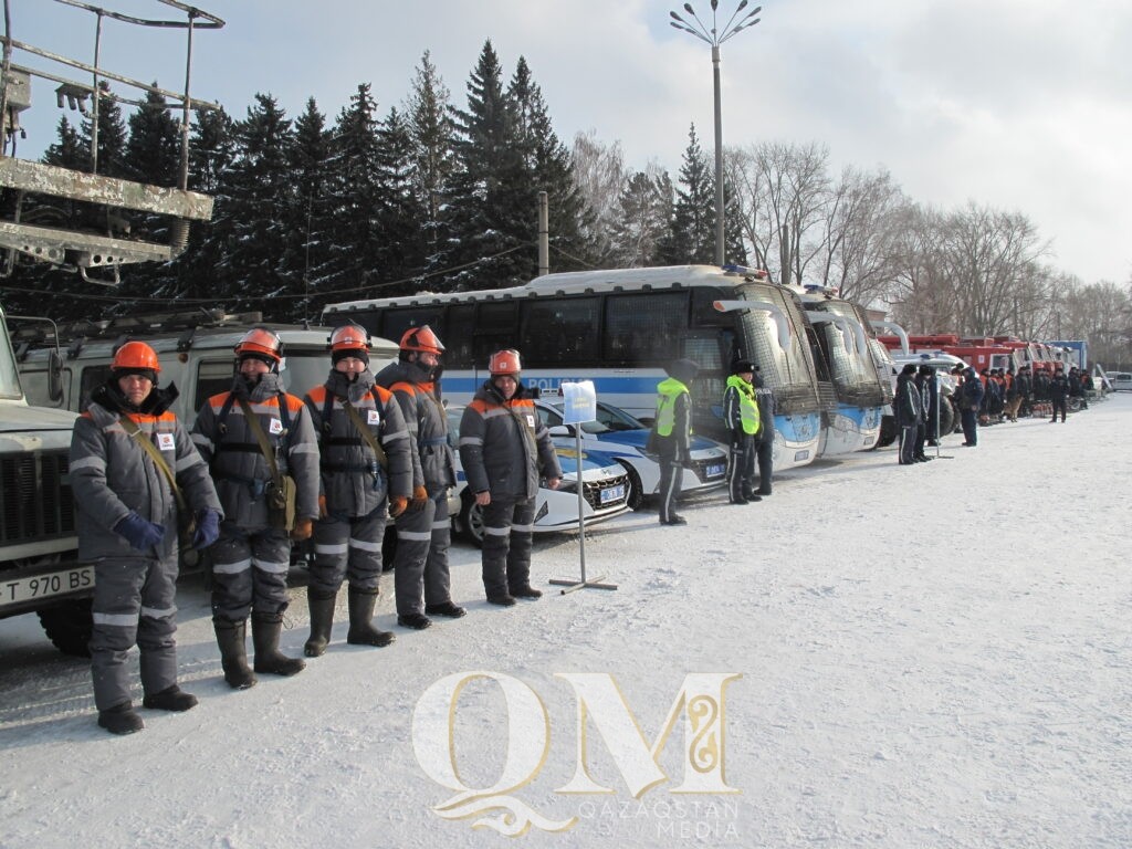 Подготовка к весне: в Петропавловске продолжают убирать снег