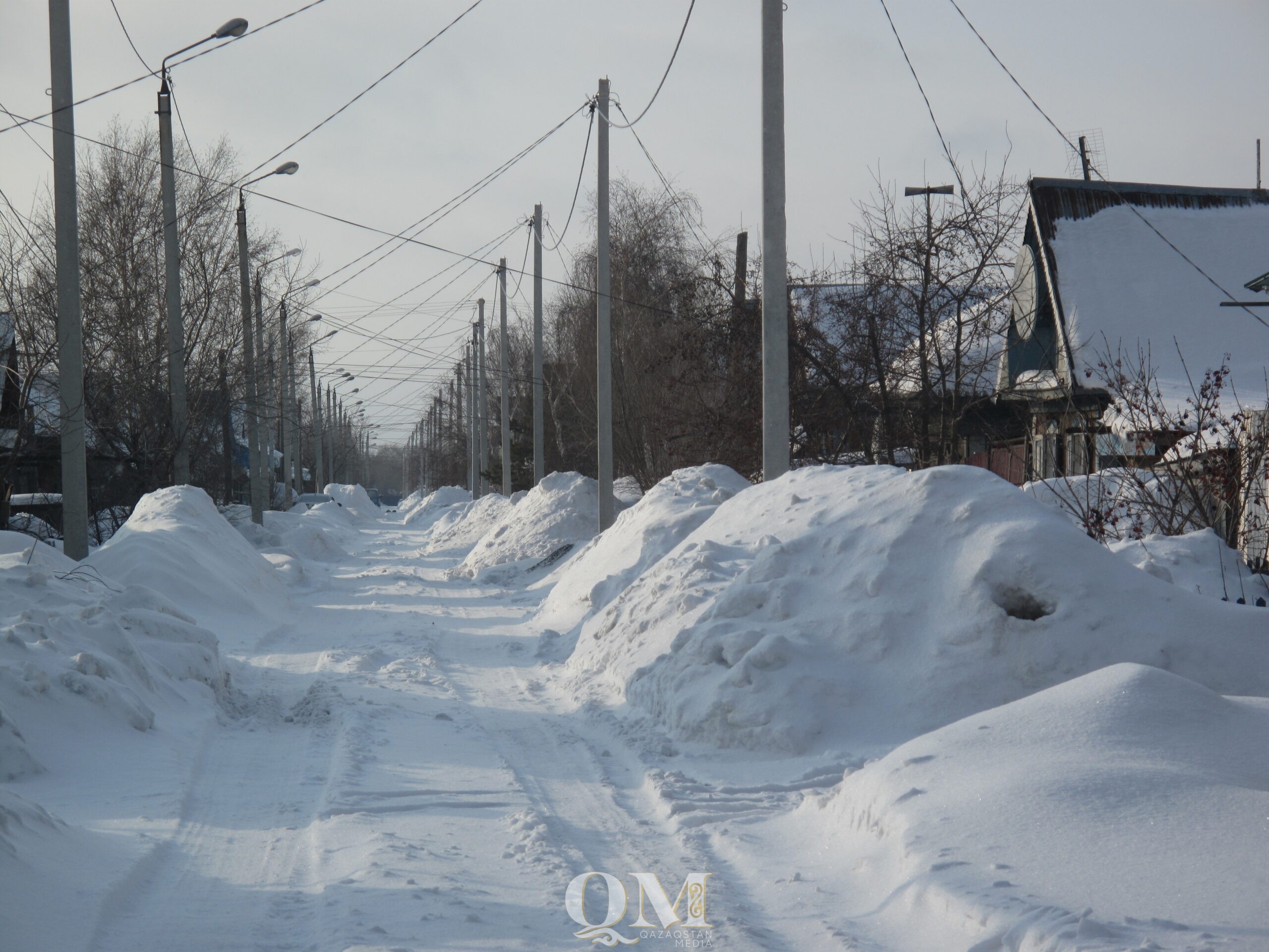 Подготовка к весне: в Петропавловске продолжают убирать снег