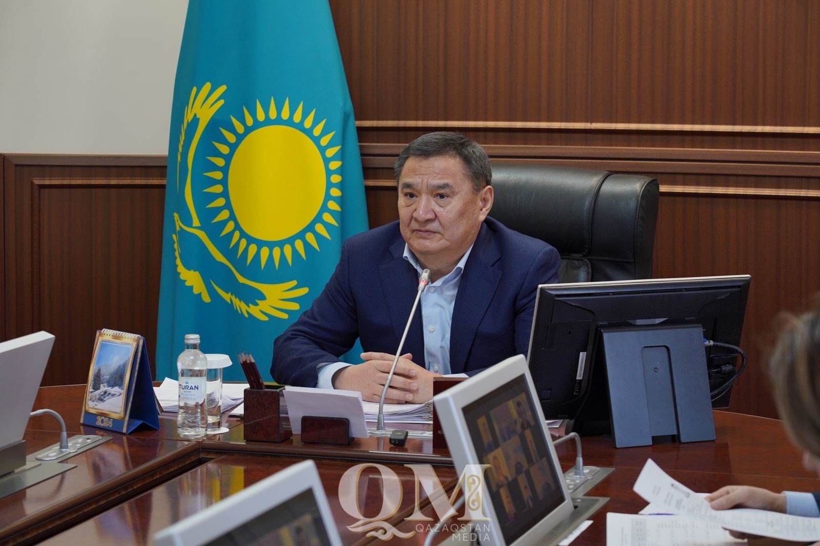 Аким Акмолинской области встретился с членами президентского молодежного кадрового резерва