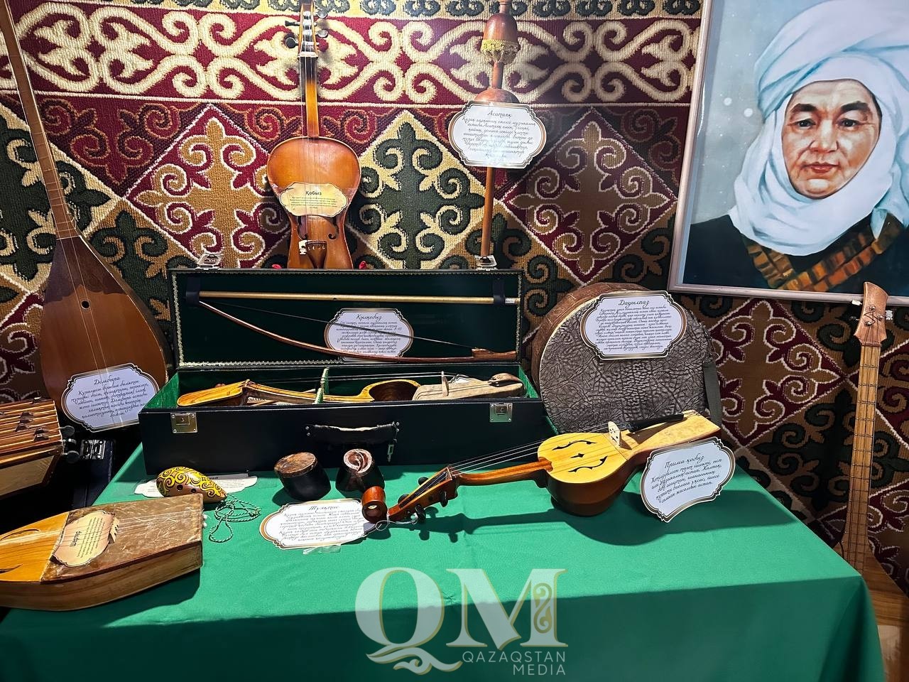 В Петропавловске на Наурыз желающих обучали игре на традиционных музыкальных инструментах