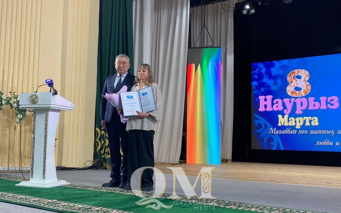 Аким Петропавловска поздравил женщин с 8 марта