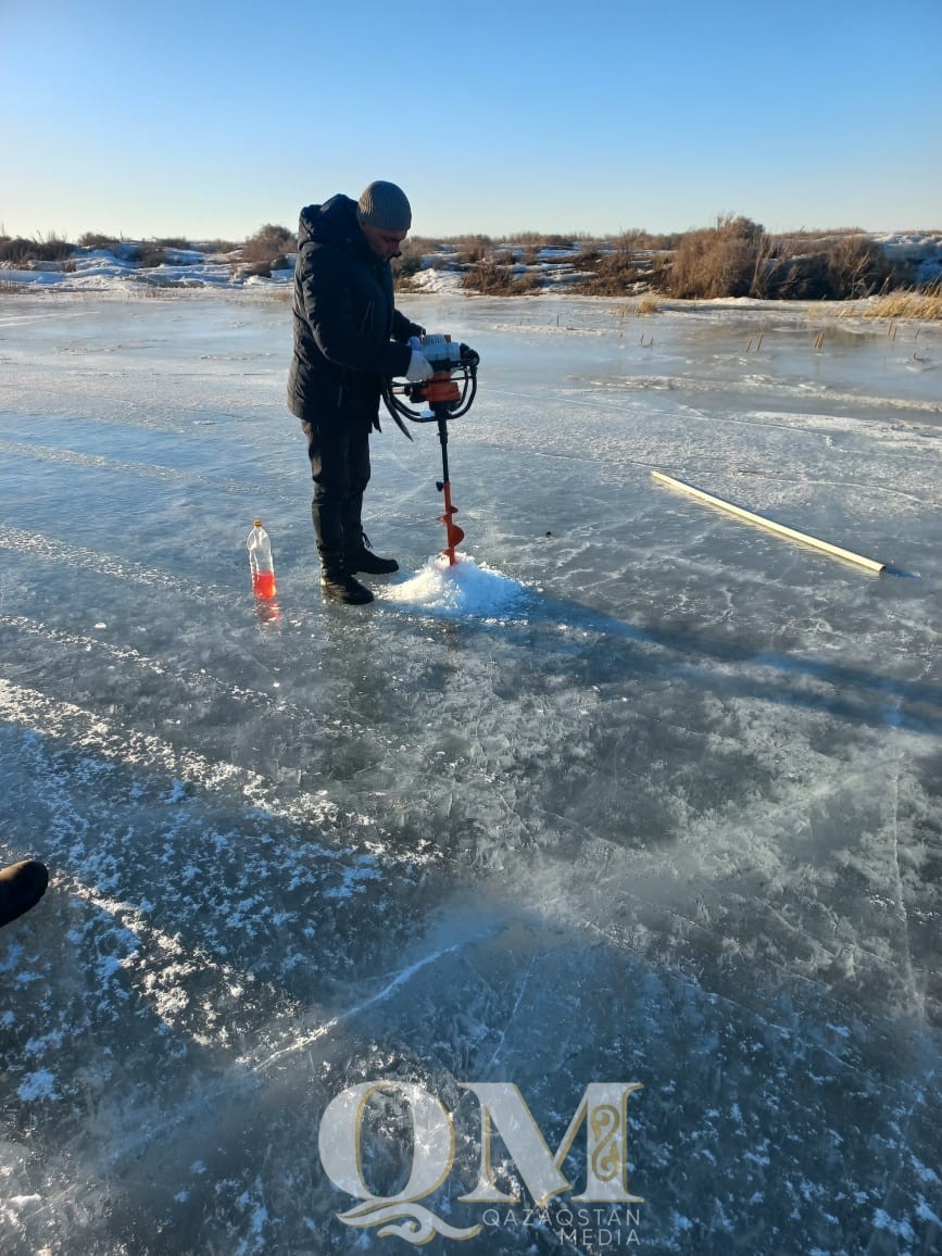 Уәлиханов ауданындағы өзендерде мұз жару жұмыстары жүргізілді
