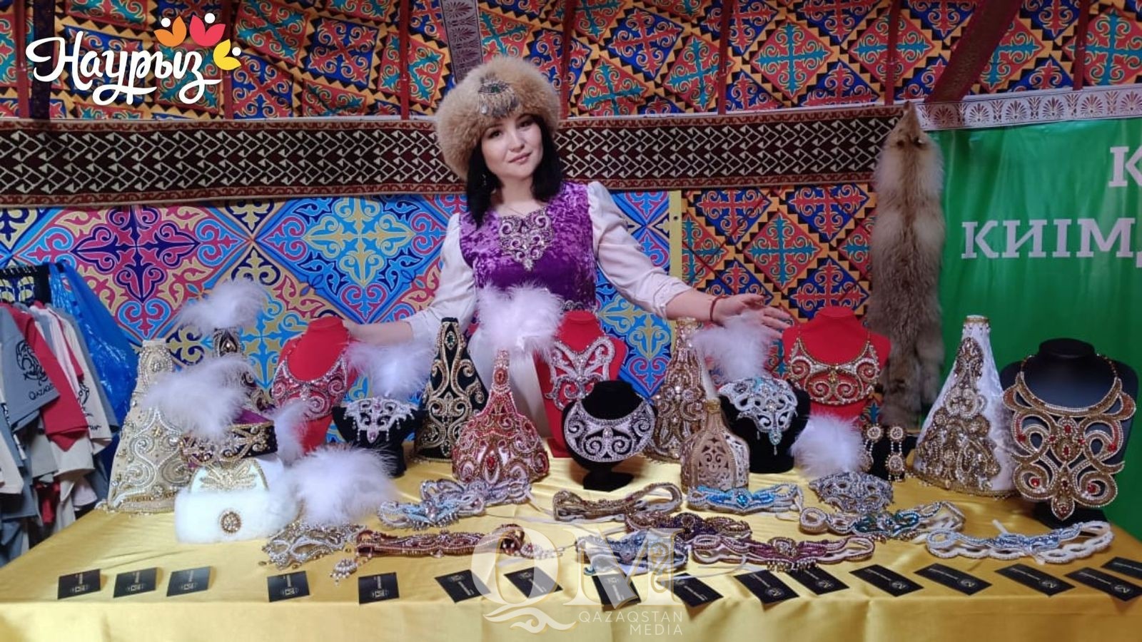 Модельер Зарина Мавляни представила эксклюзивные национальные наряды на выставке к Наурызу в Петропавловске