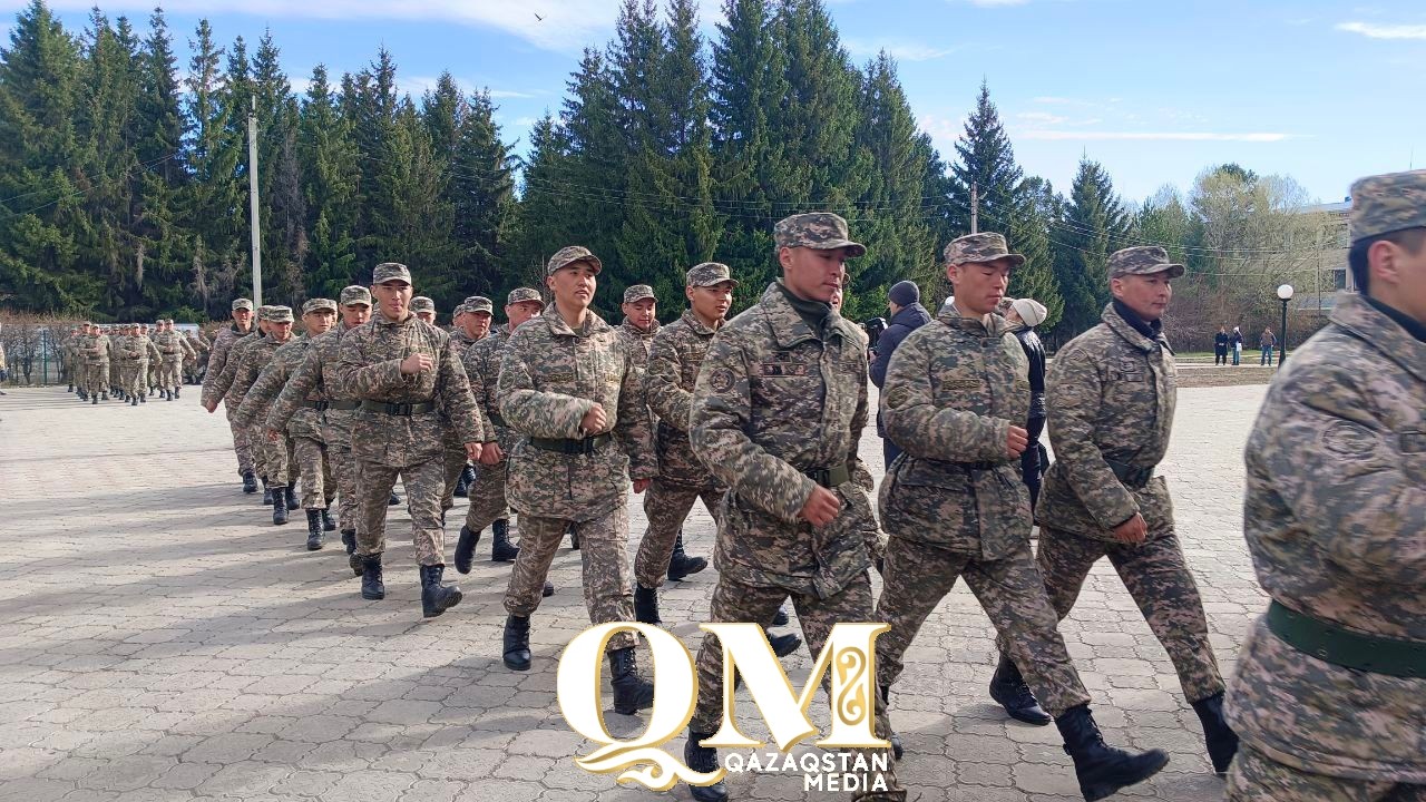 «300 спартанцев» отправились на место службы после борьбы с паводком в СКО