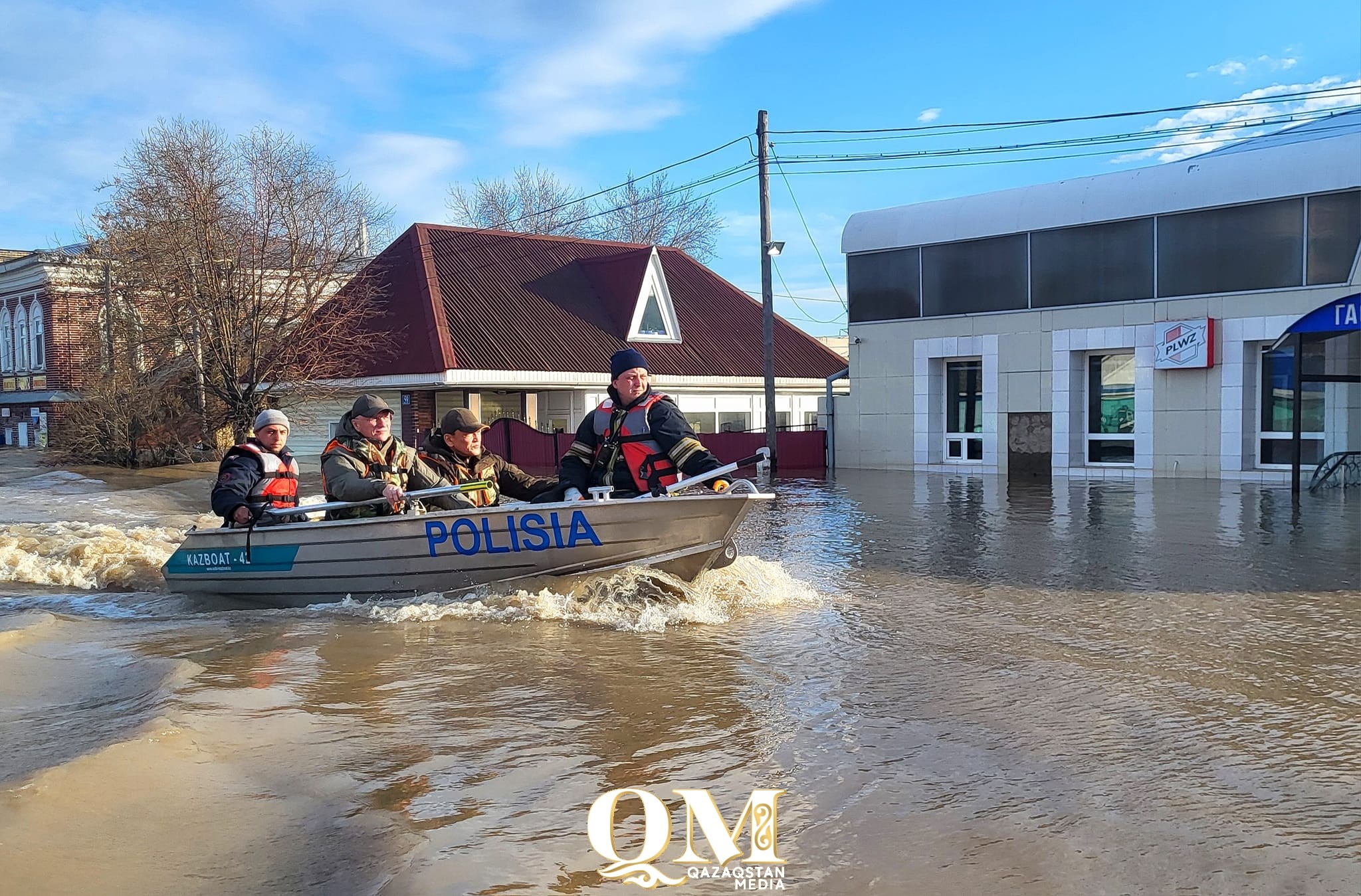 «Подгора окажется в «котле»: Скляр и аким СКО обследовали затопленный район